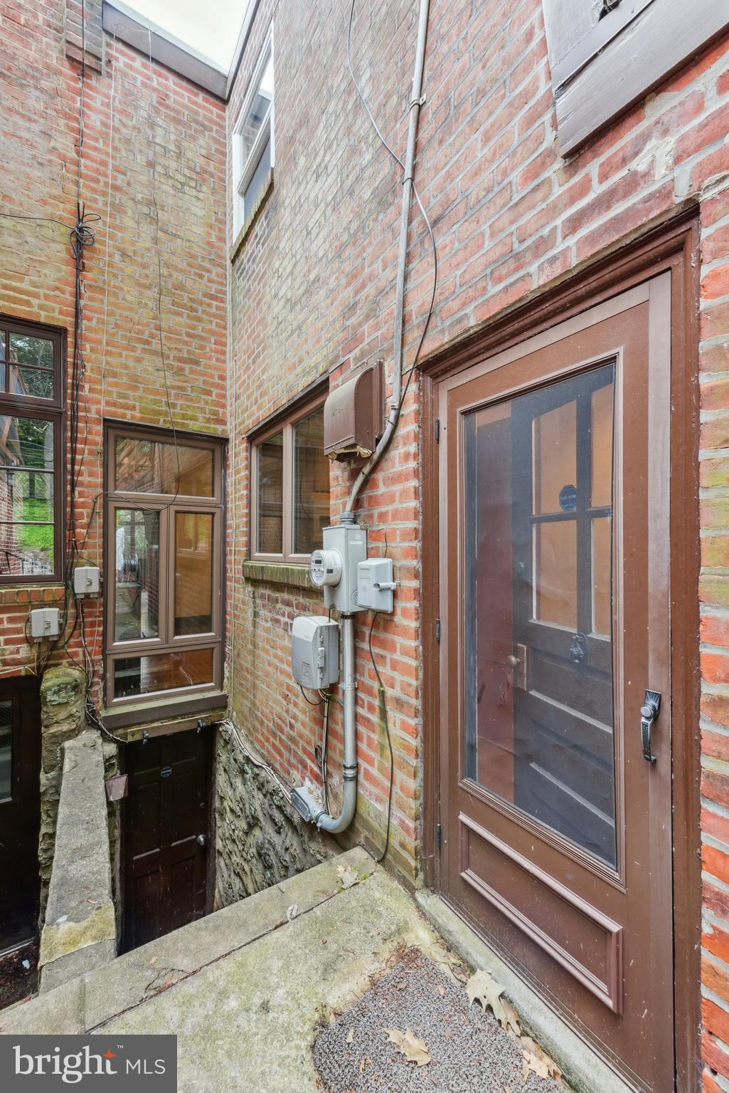 3469 Midvale Ave
