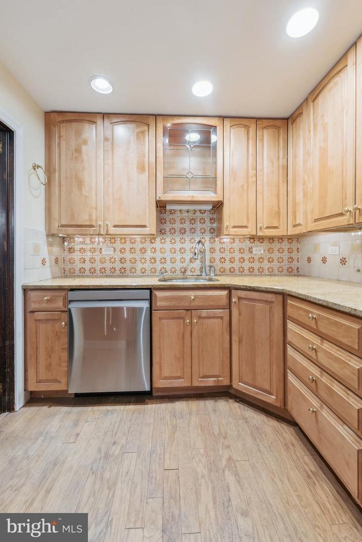 3469 Midvale Ave