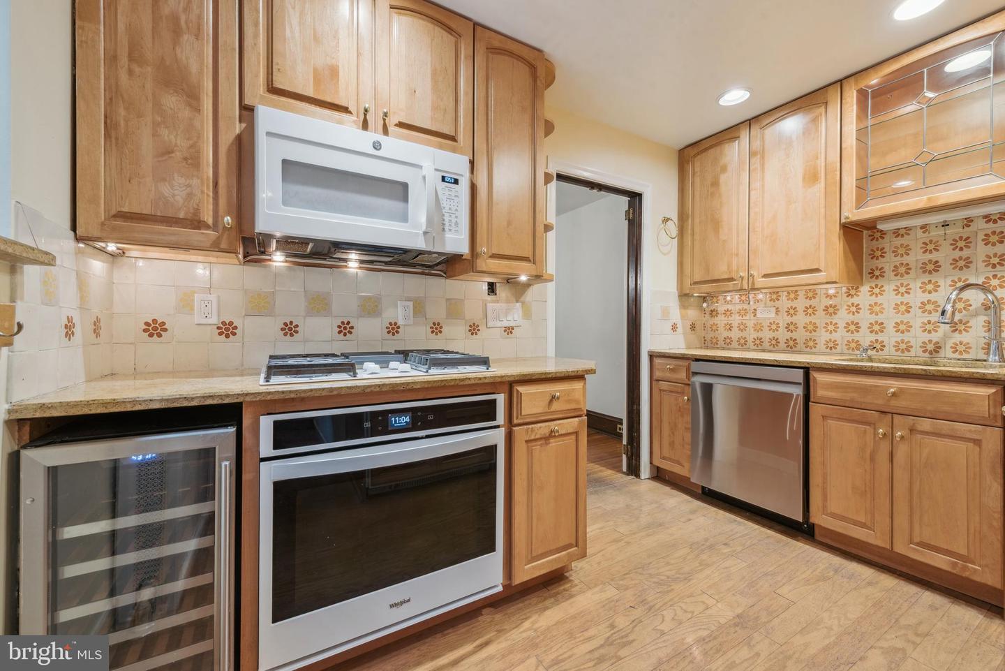 3469 Midvale Ave