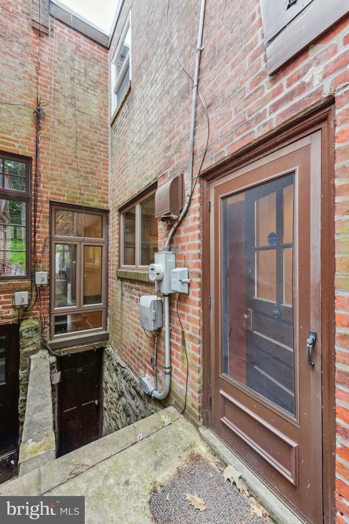 3469 Midvale Ave
