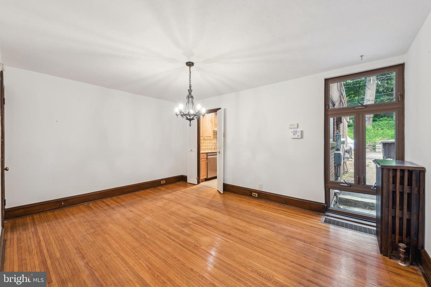 3469 Midvale Ave