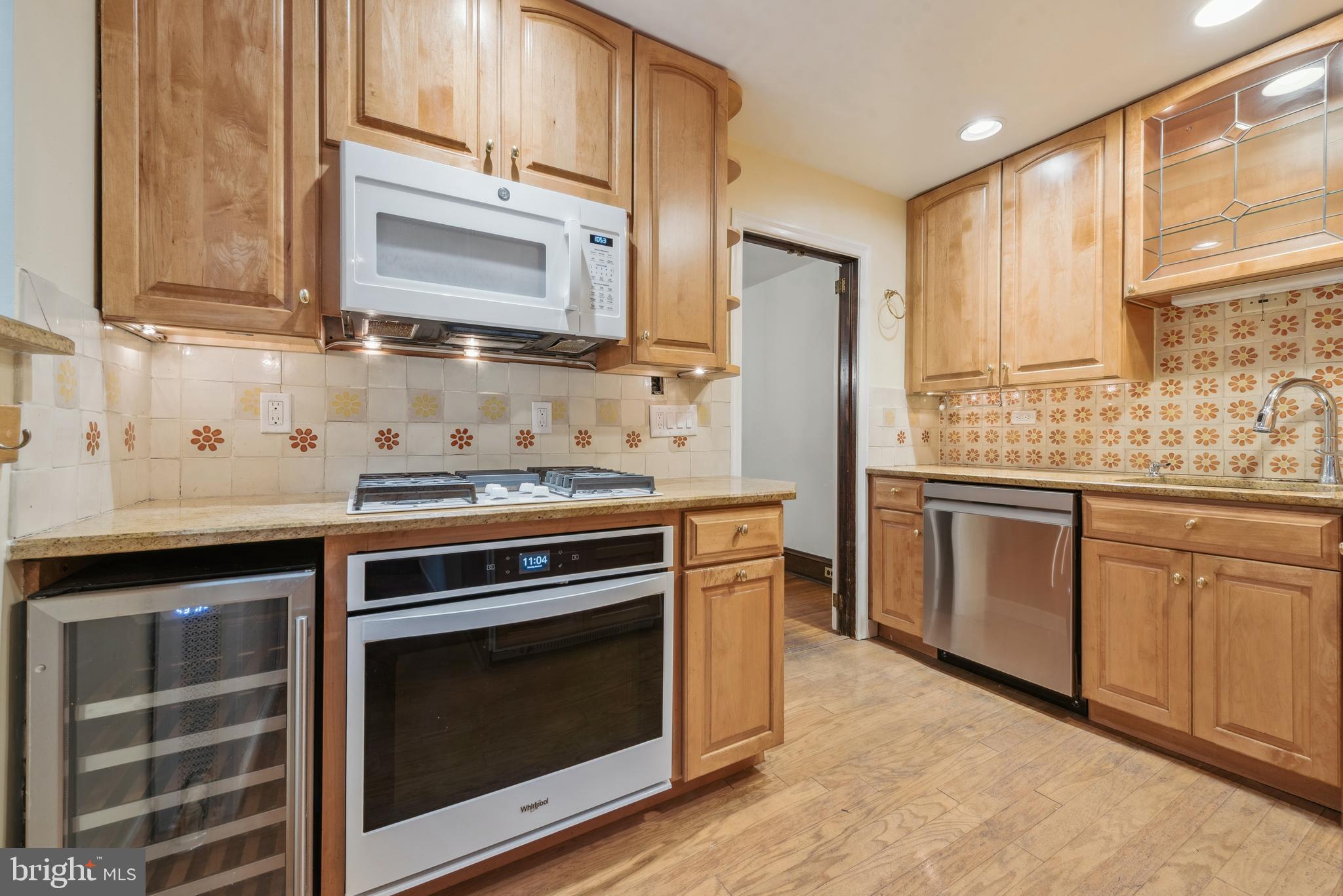 3469 Midvale Ave