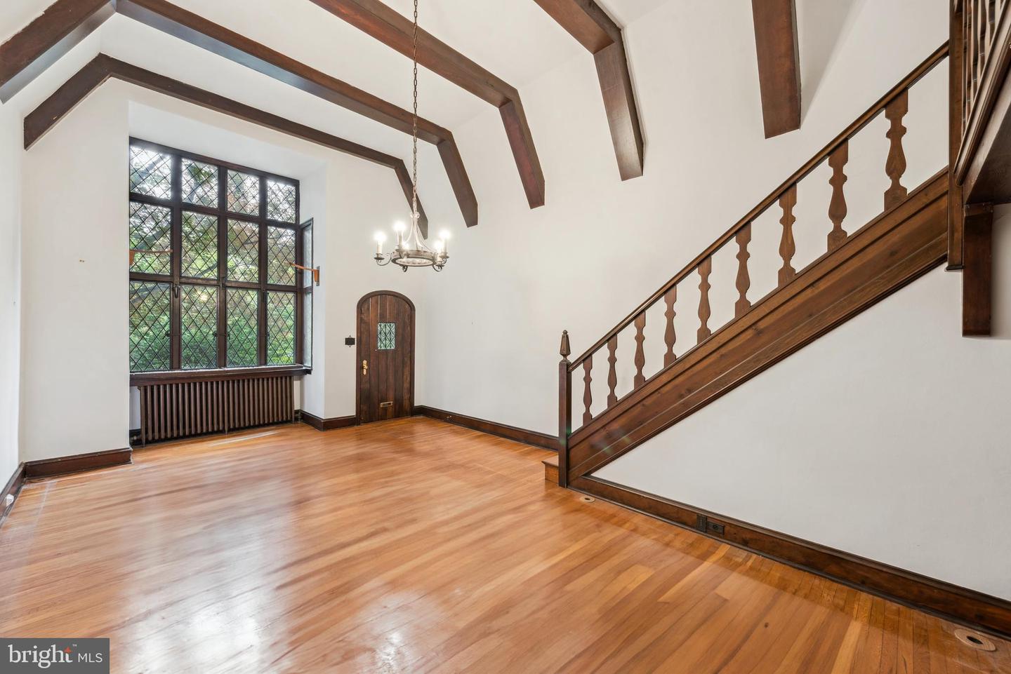 3469 Midvale Ave