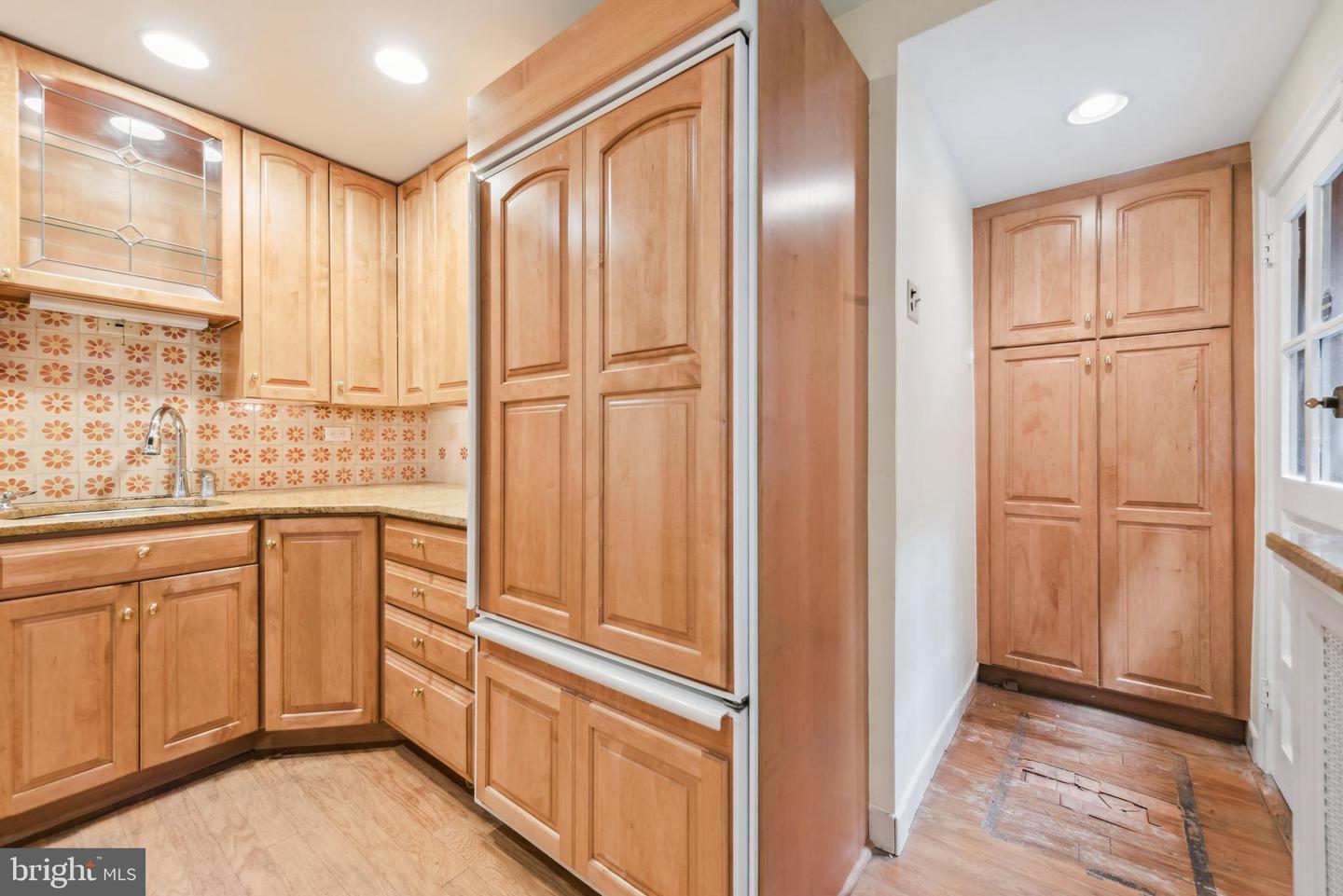3469 Midvale Ave
