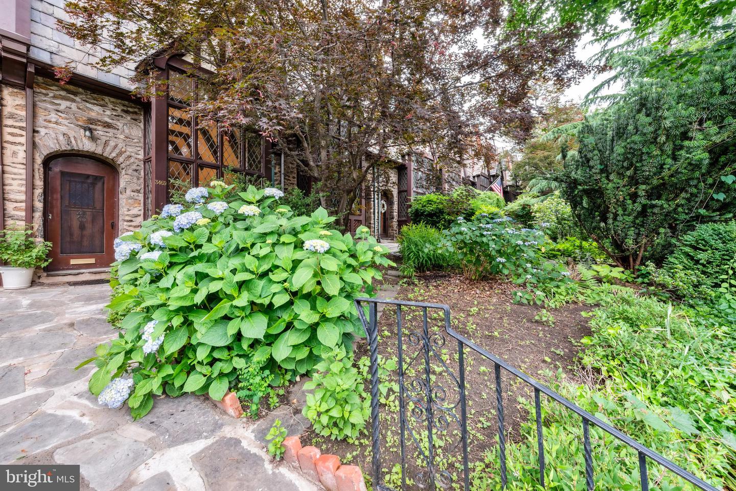 3469 Midvale Ave