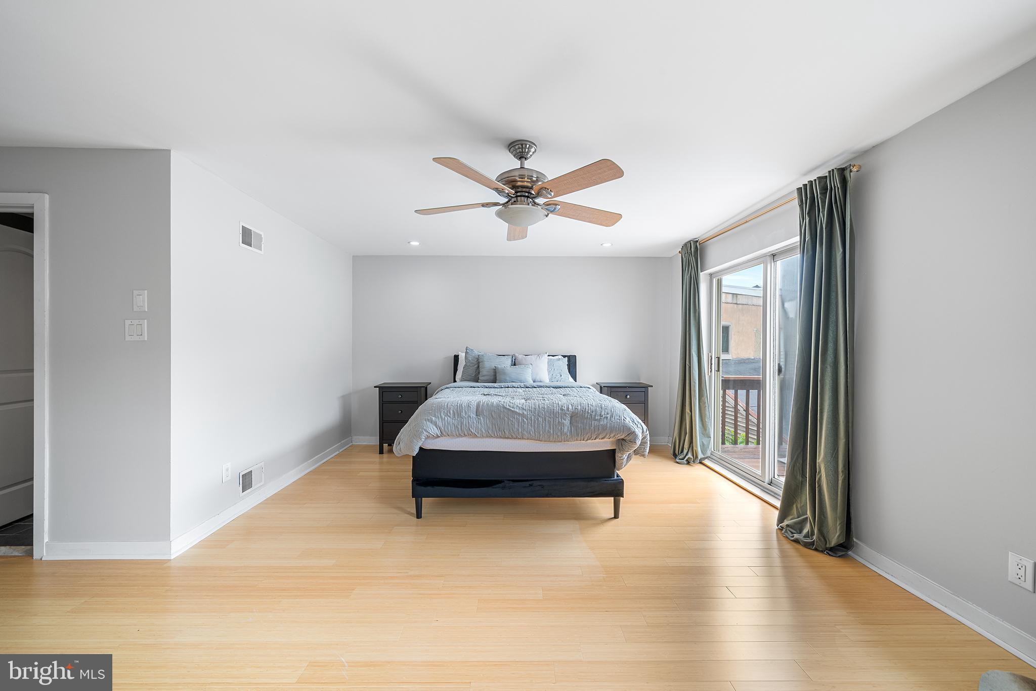 1019-25 N 4TH ST #1019C