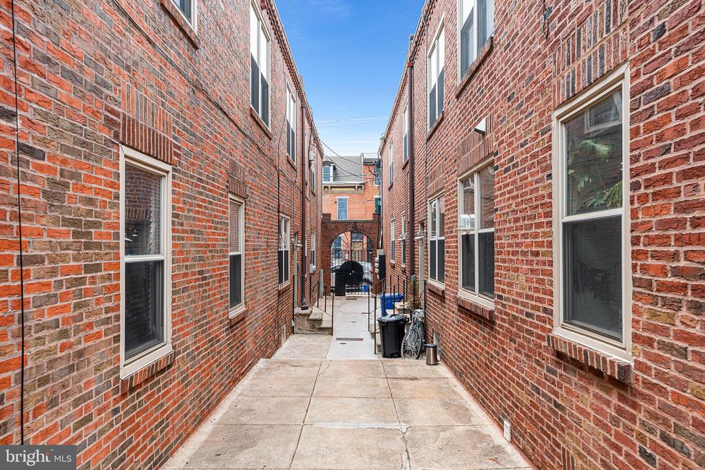 1019-25 N 4TH ST #1019C