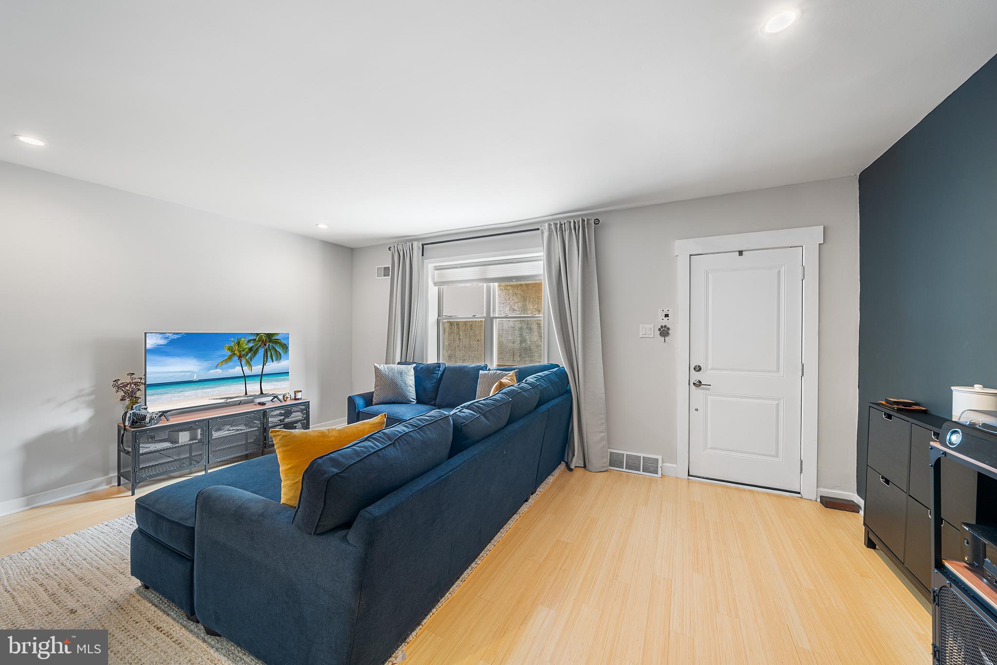 1019-25 N 4TH ST #1019C