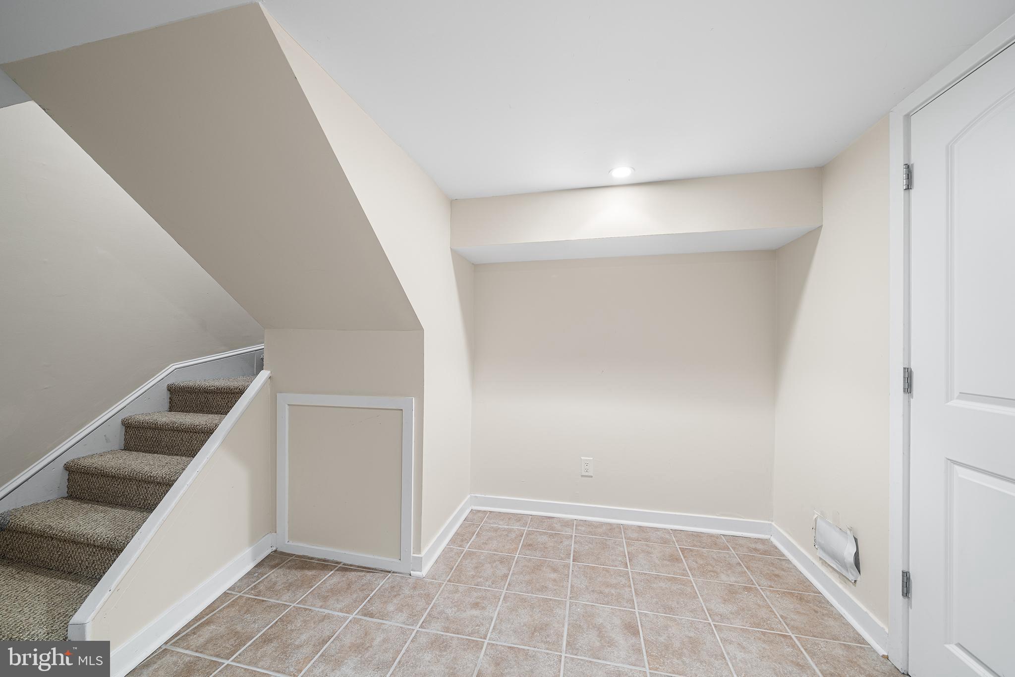 1019-25 N 4TH ST #1019C