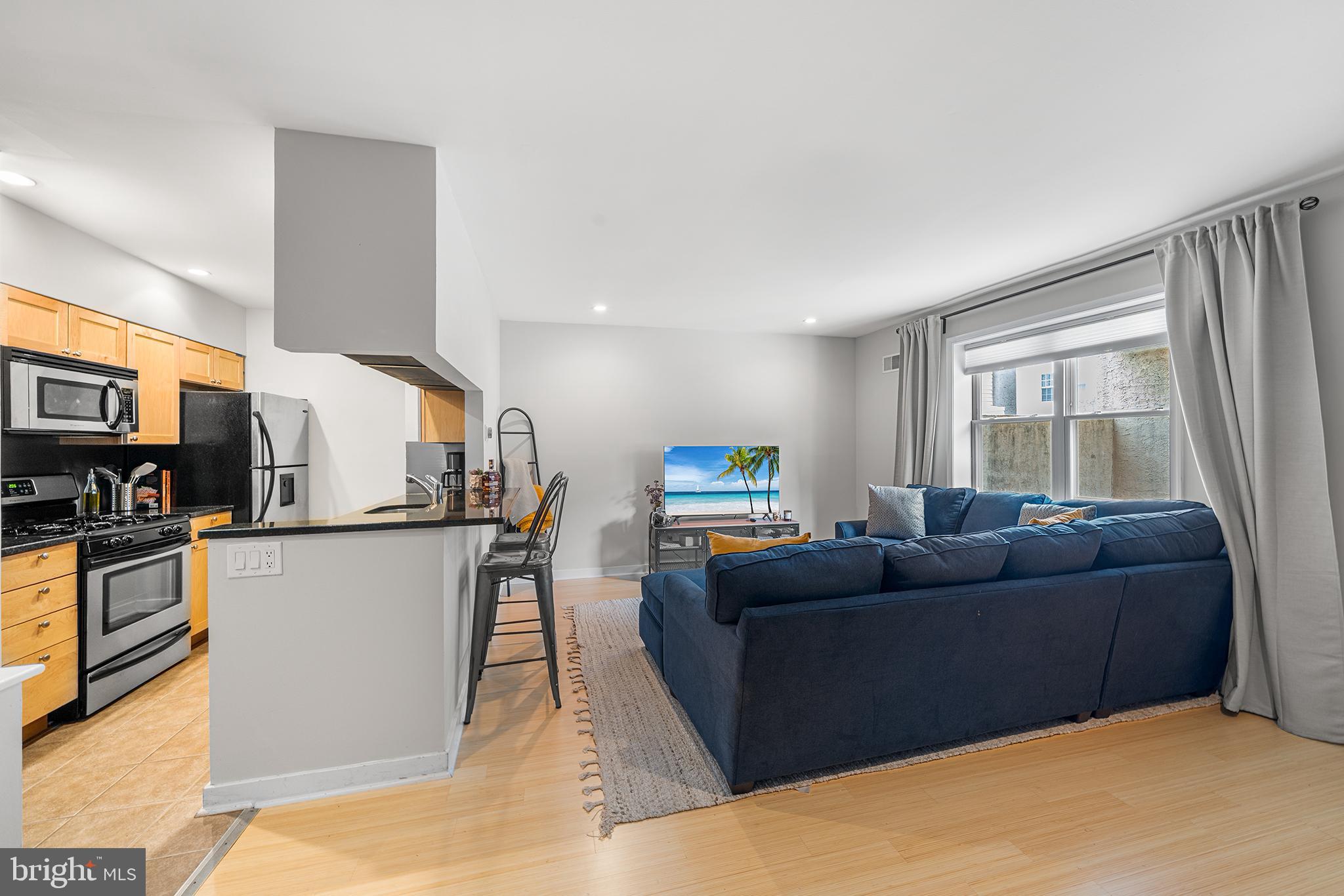 1019-25 N 4TH ST #1019C