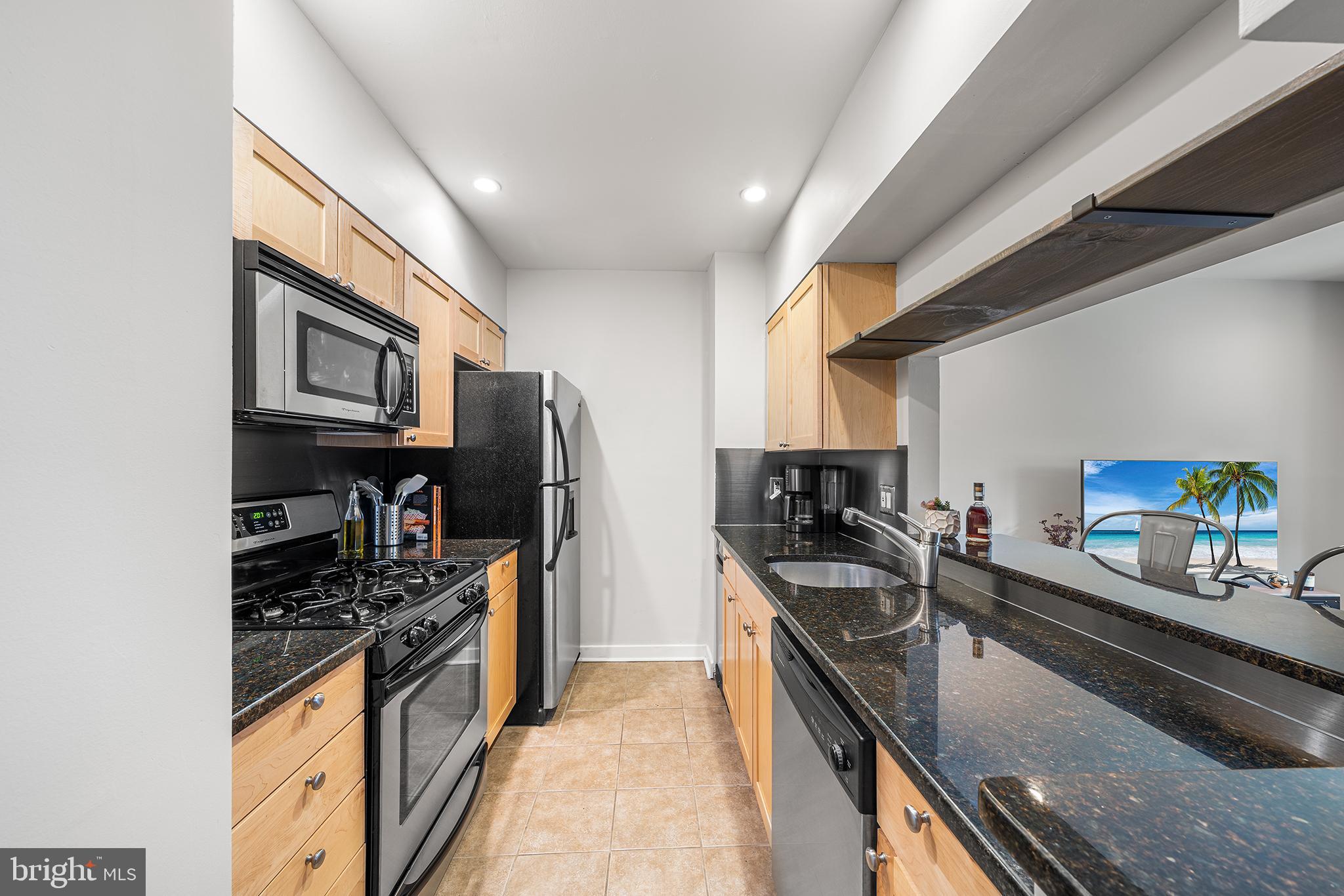 1019-25 N 4TH ST #1019C