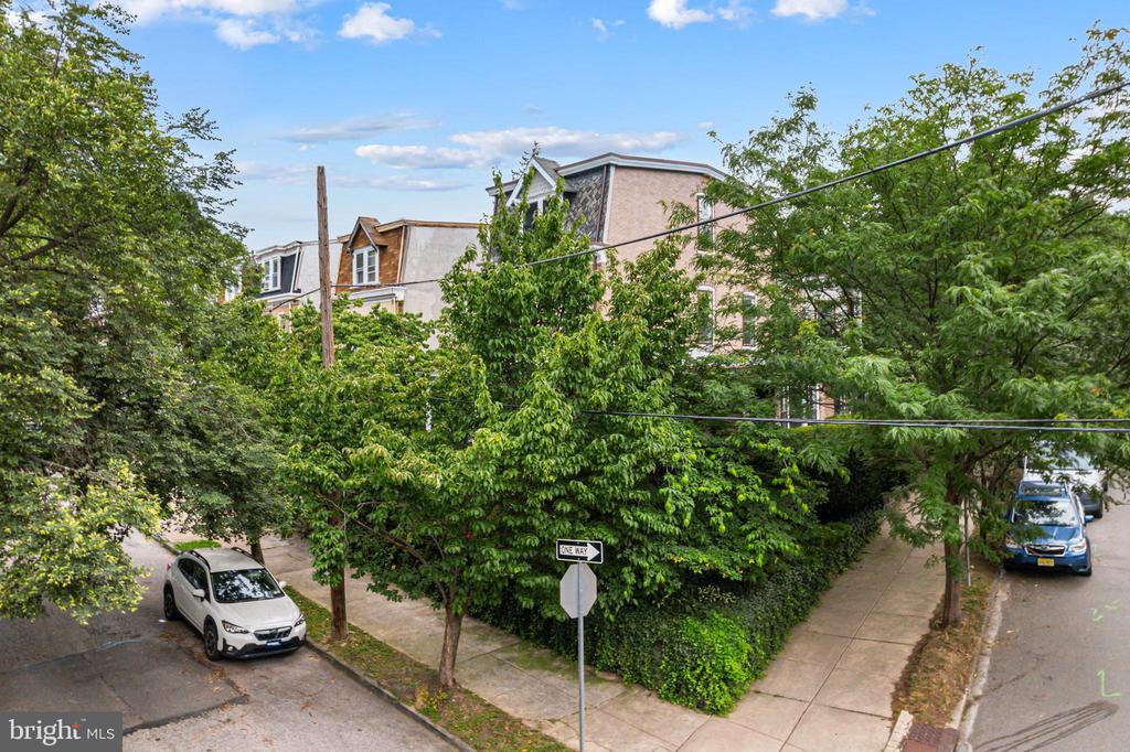 4403 Dexter St