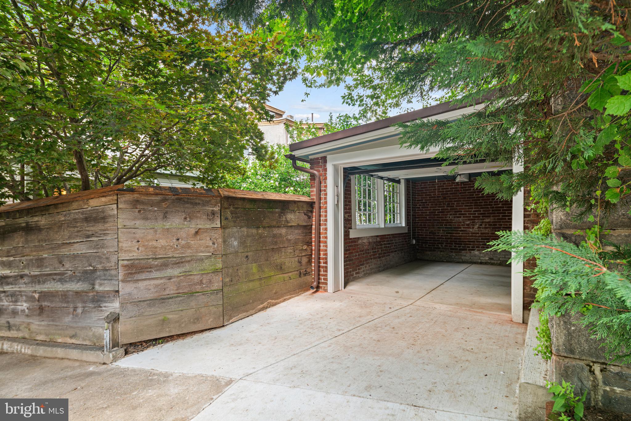 4403 Dexter St