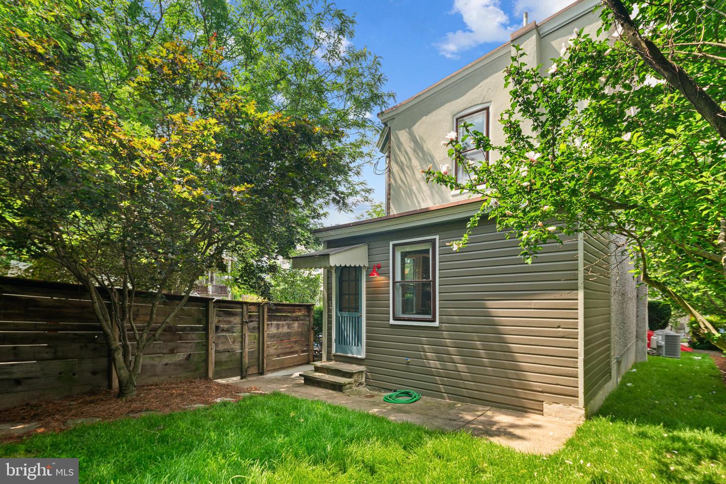 4403 Dexter St