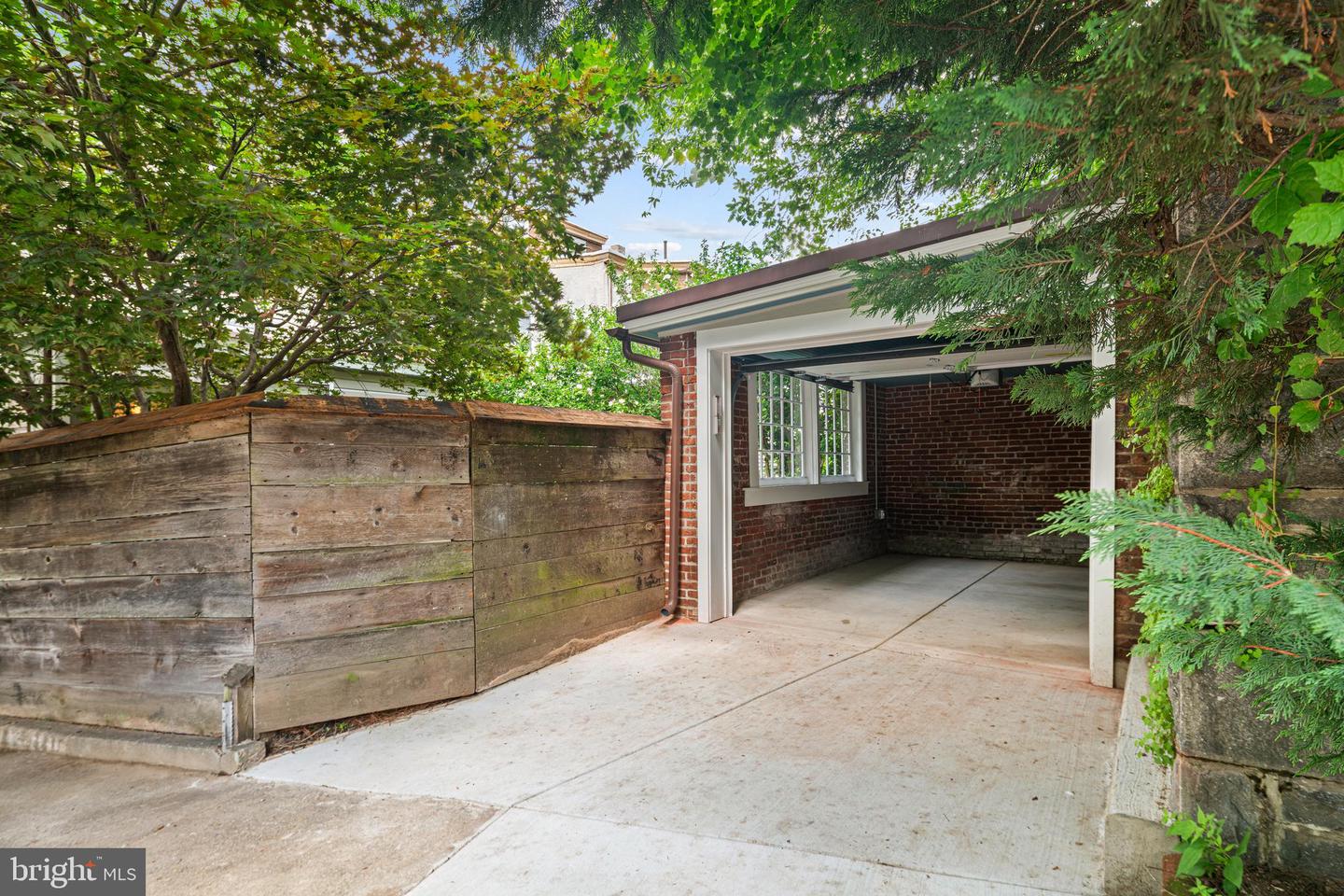 4403 Dexter St