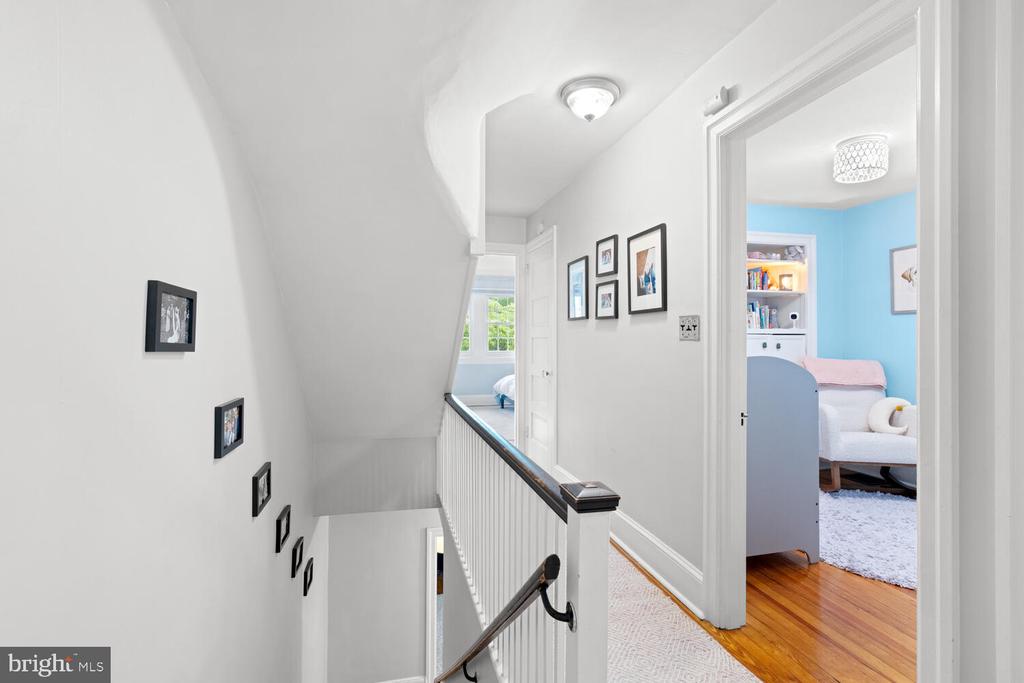 16 E Abington Ave