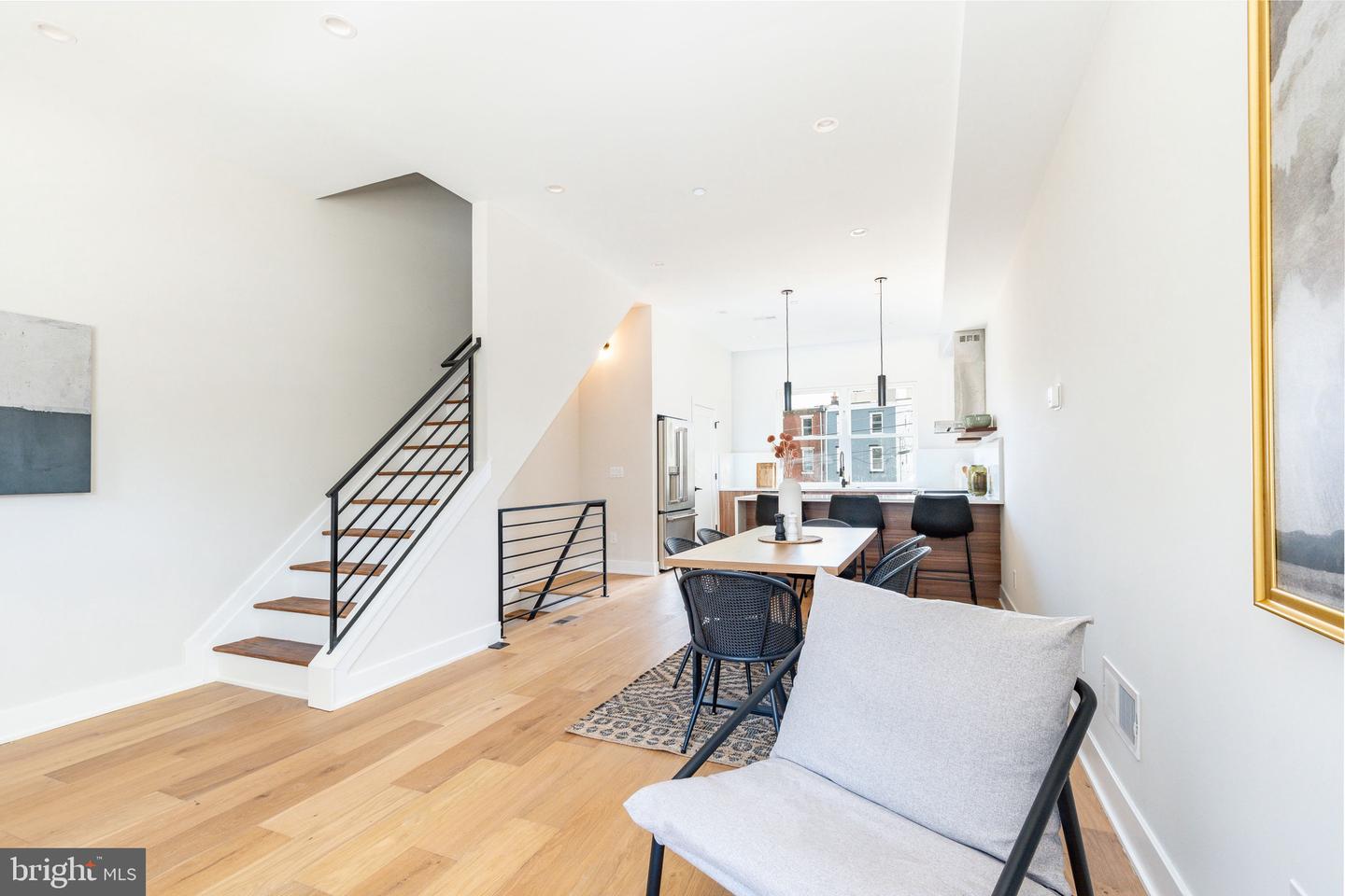 3859 Ridge Ave