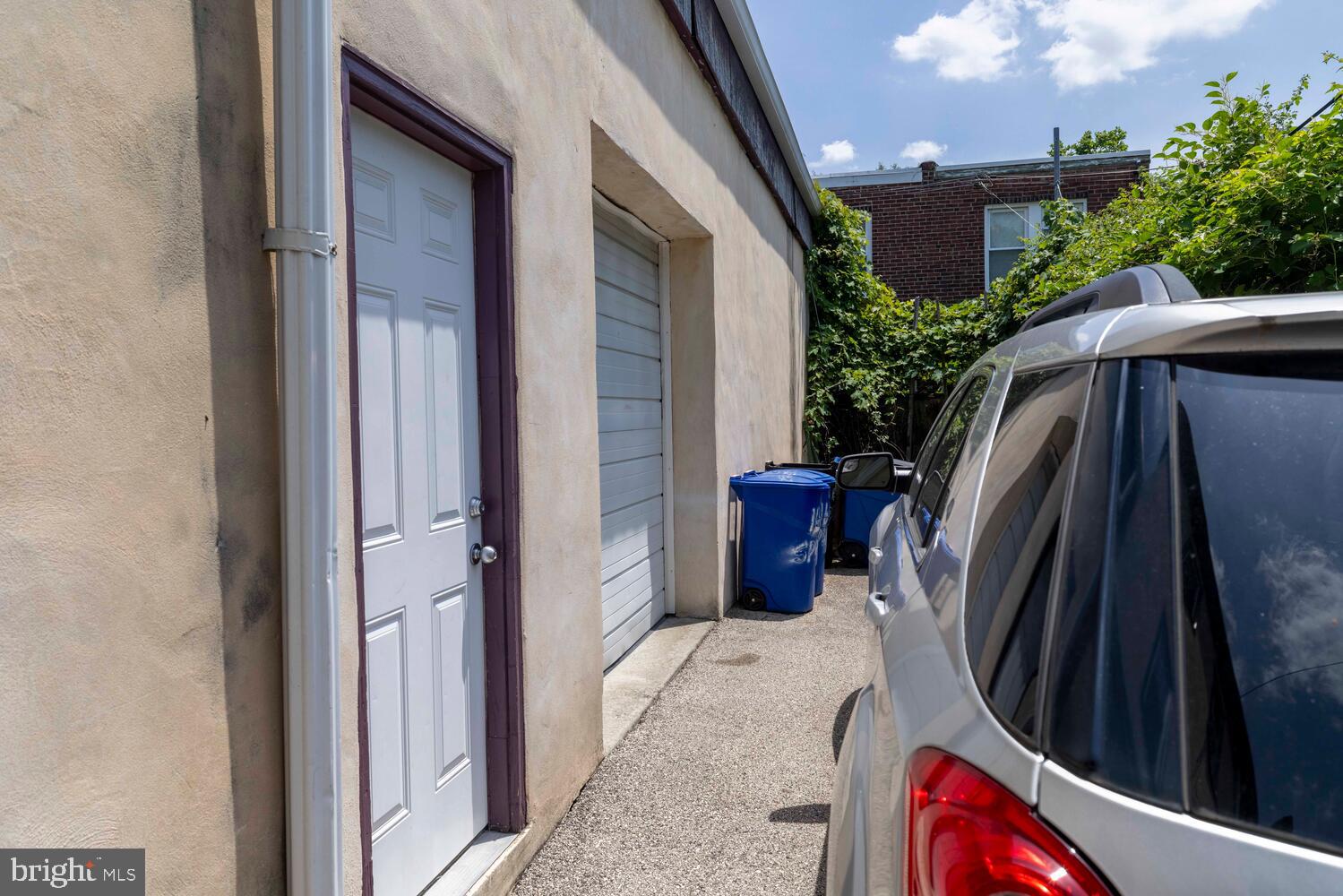 16 E Springer St