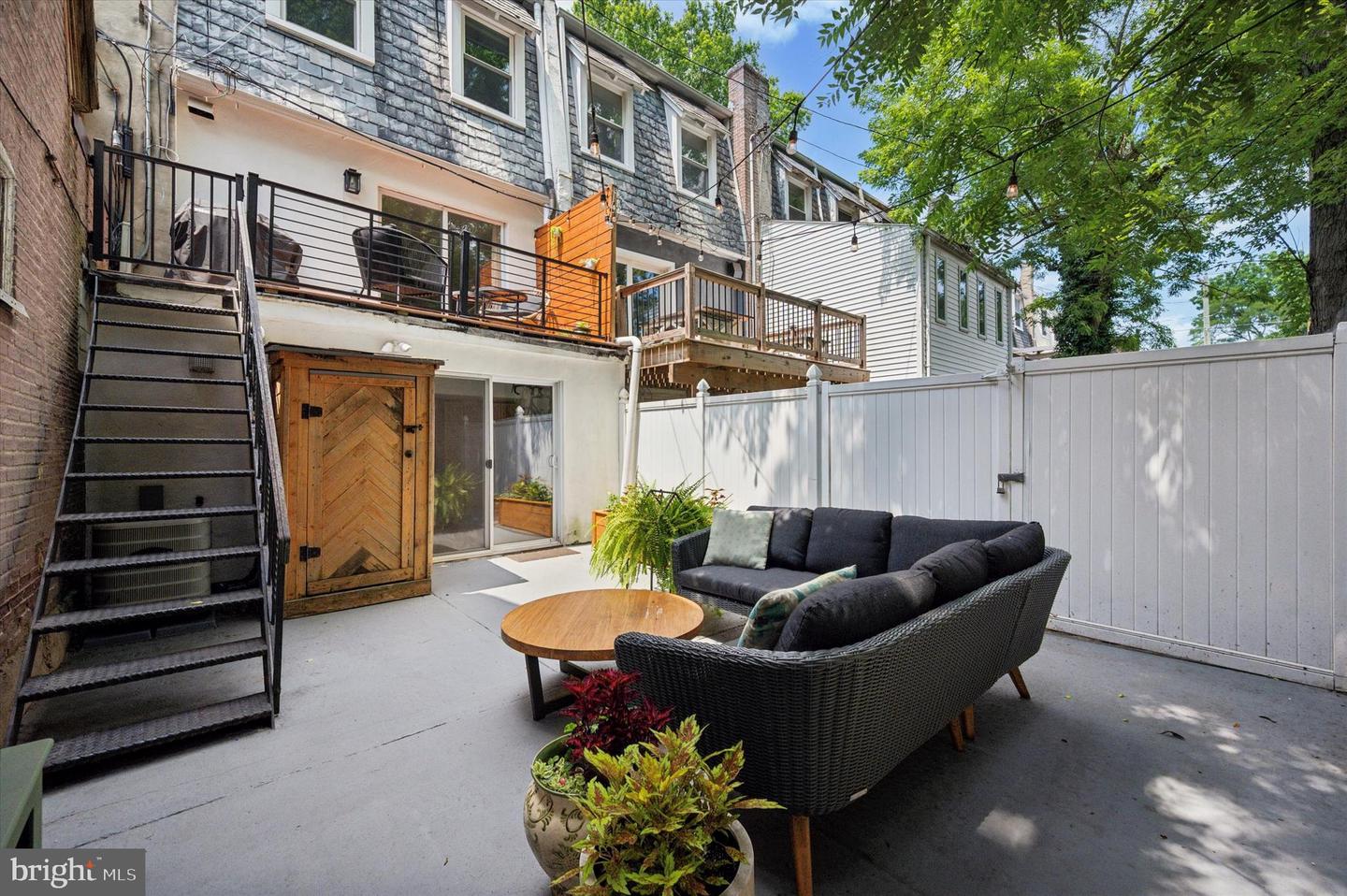 20 E Gorgas Ln
