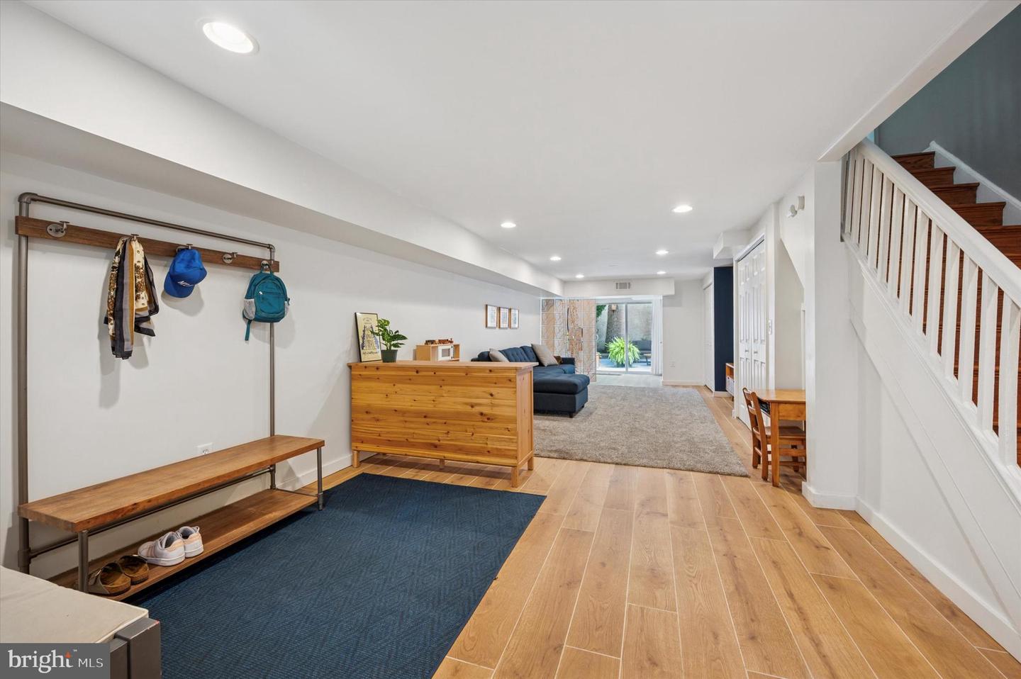 20 E Gorgas Ln