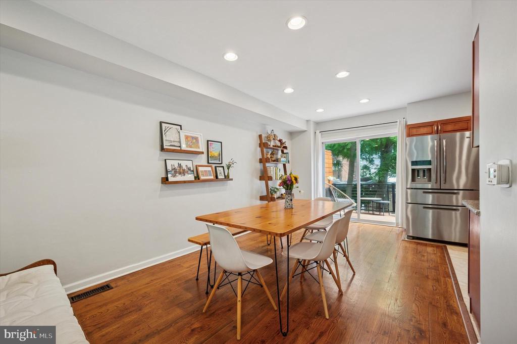 20 E Gorgas Ln