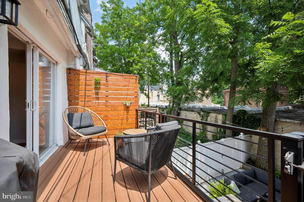 20 E Gorgas Ln