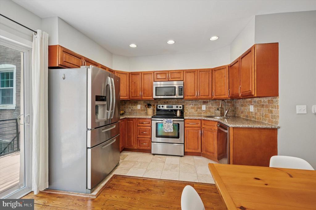 20 E Gorgas Ln