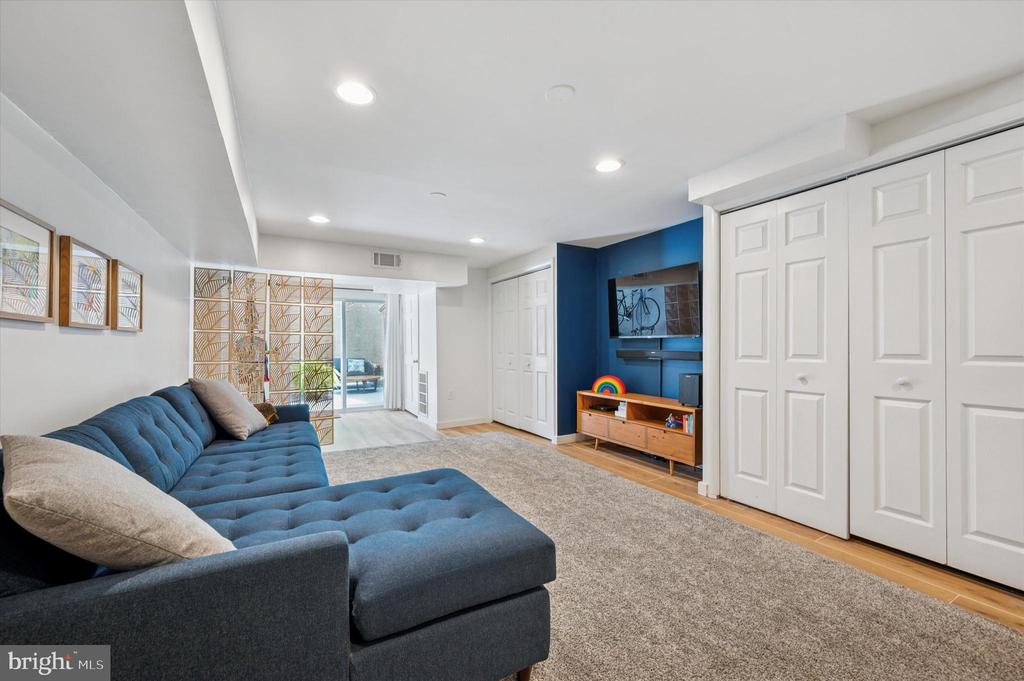 20 E Gorgas Ln