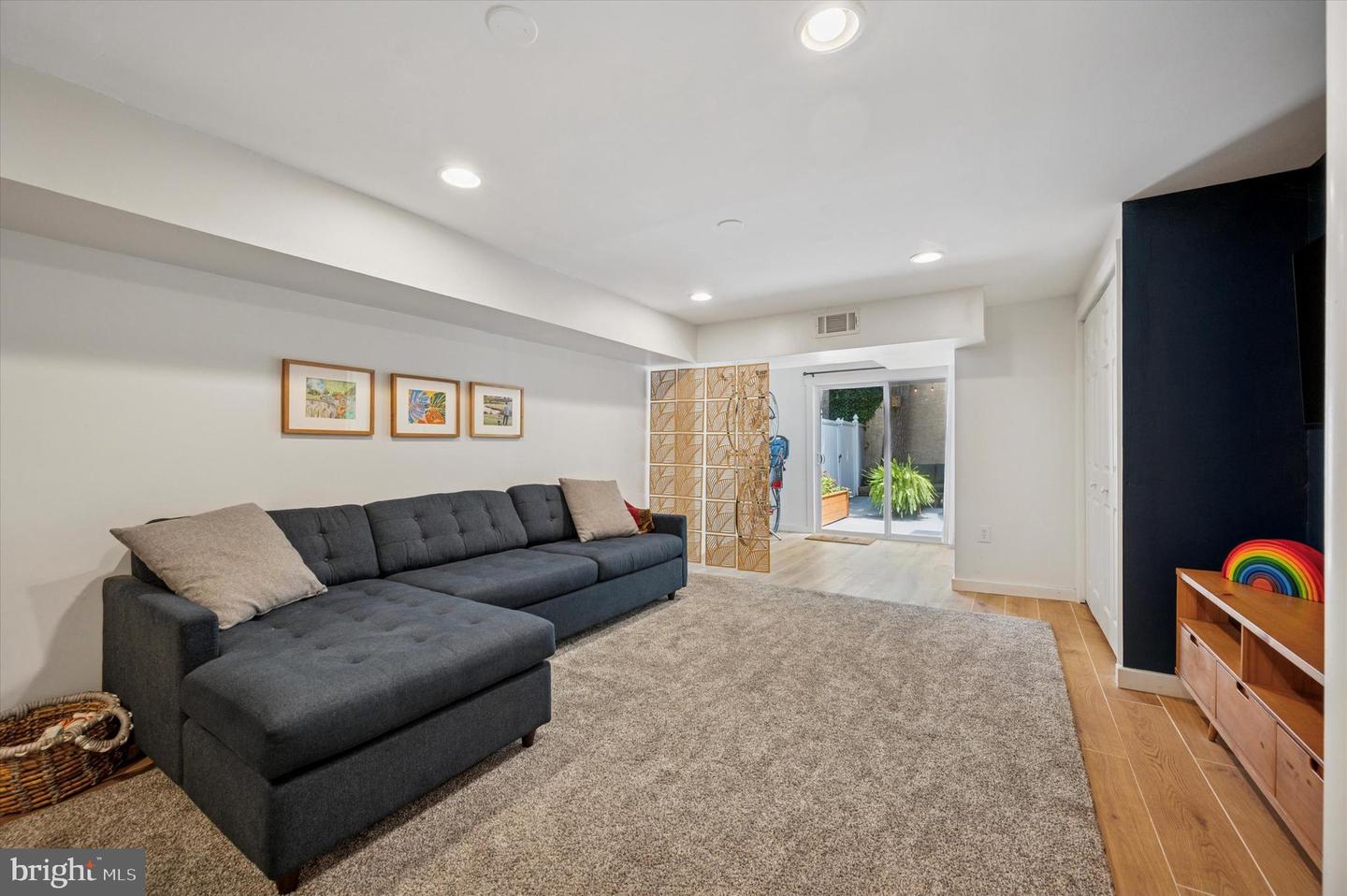 20 E Gorgas Ln