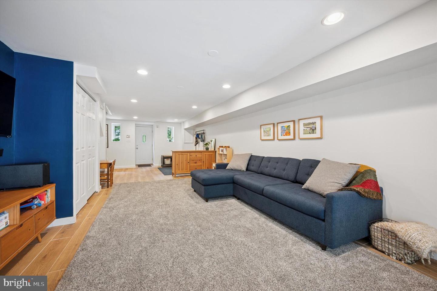 20 E Gorgas Ln