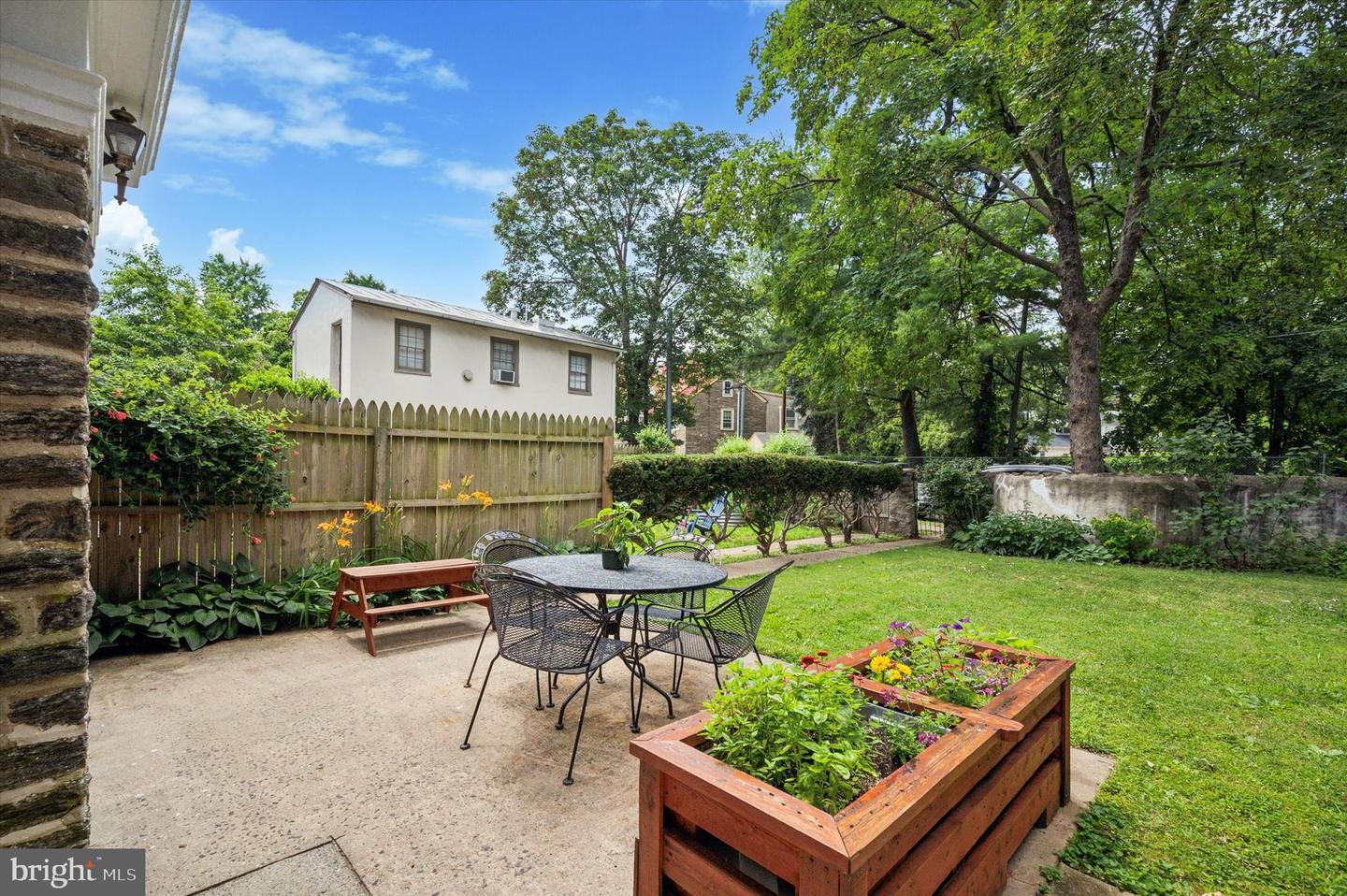 20 E Gorgas Ln