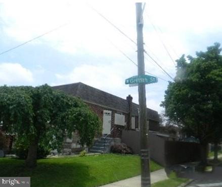 800 Griffith St