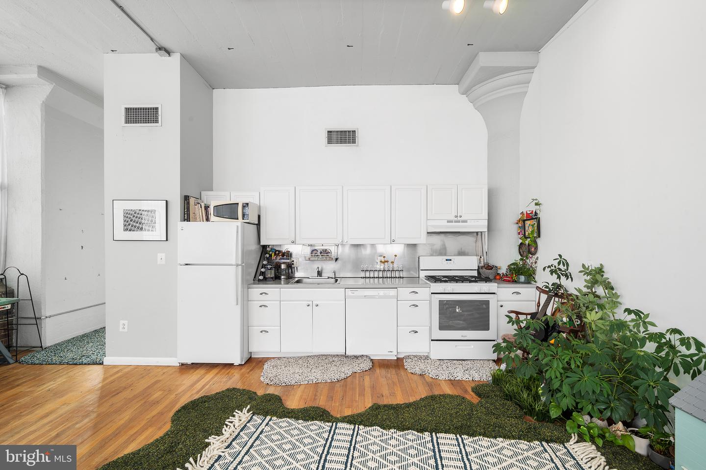 314-22 N 12TH ST #301