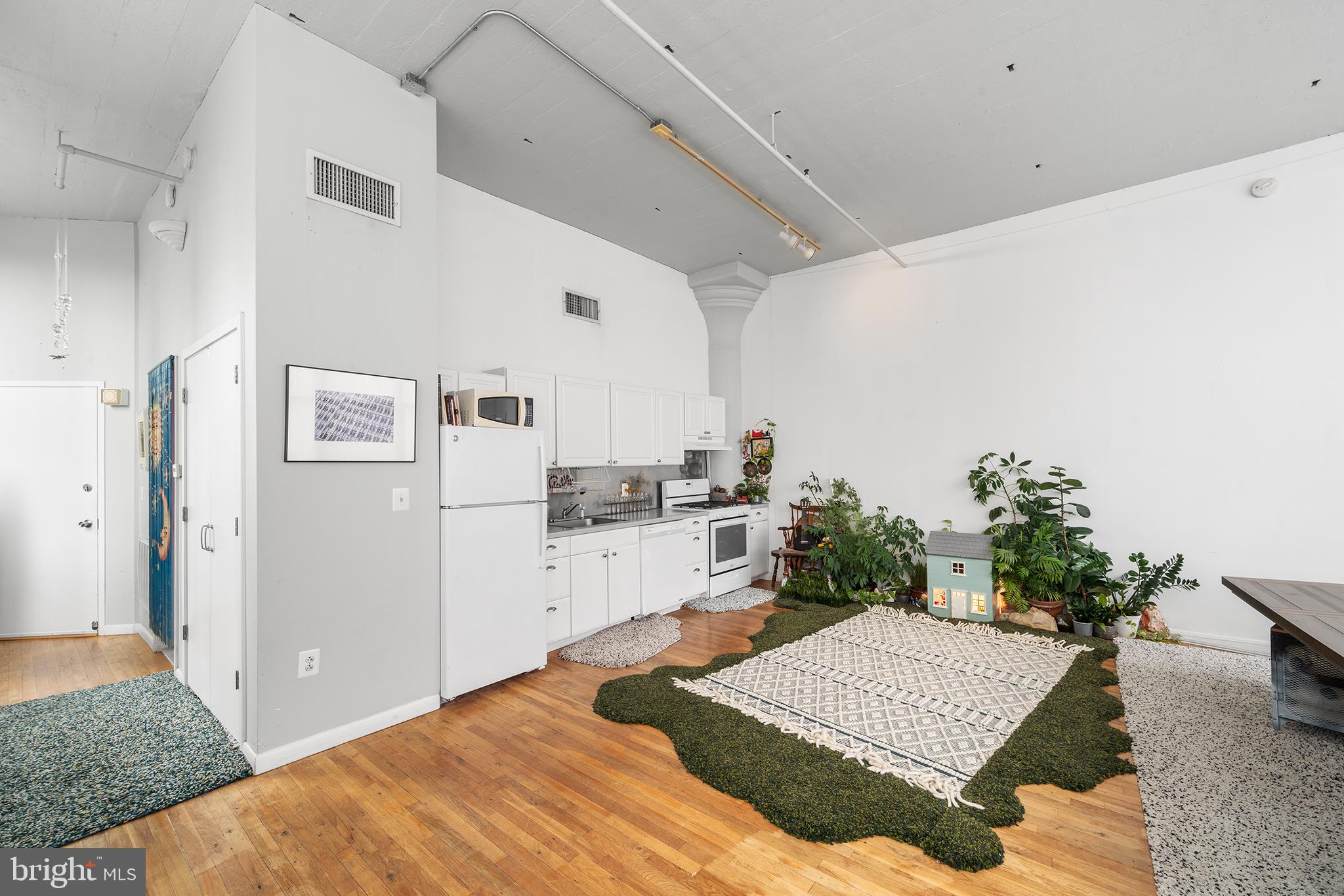 314-22 N 12TH ST #301