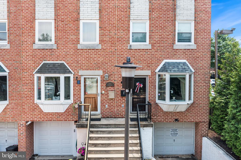 2809 OGDEN ST