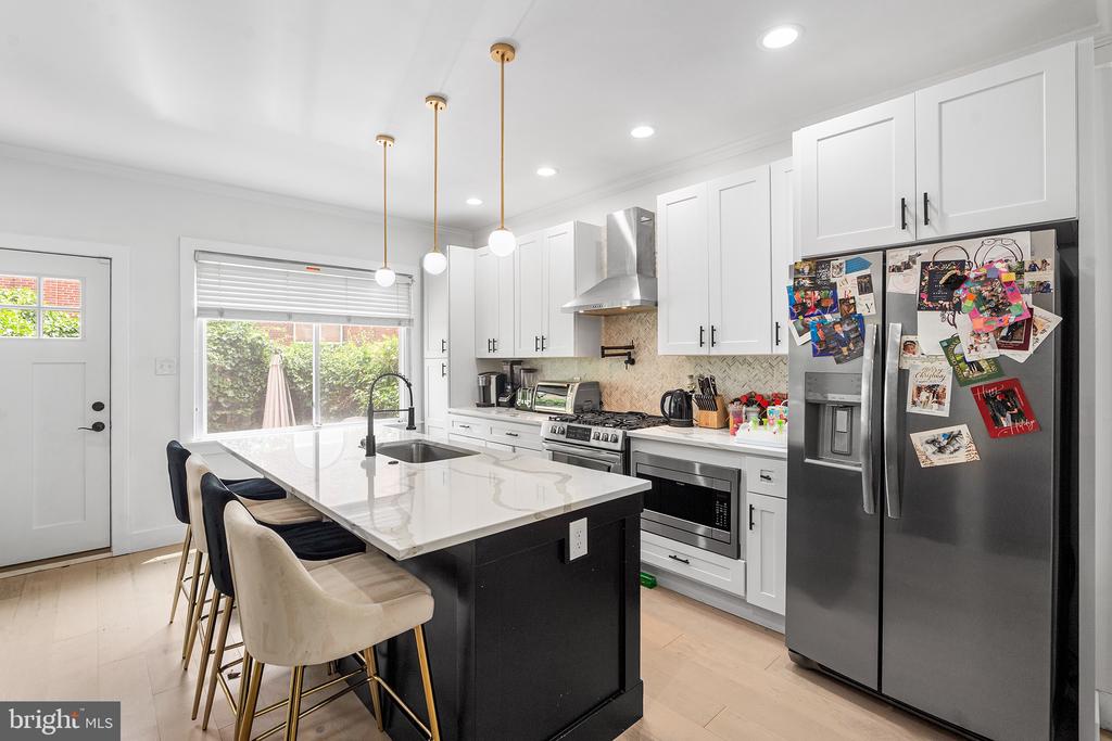 2809 OGDEN ST