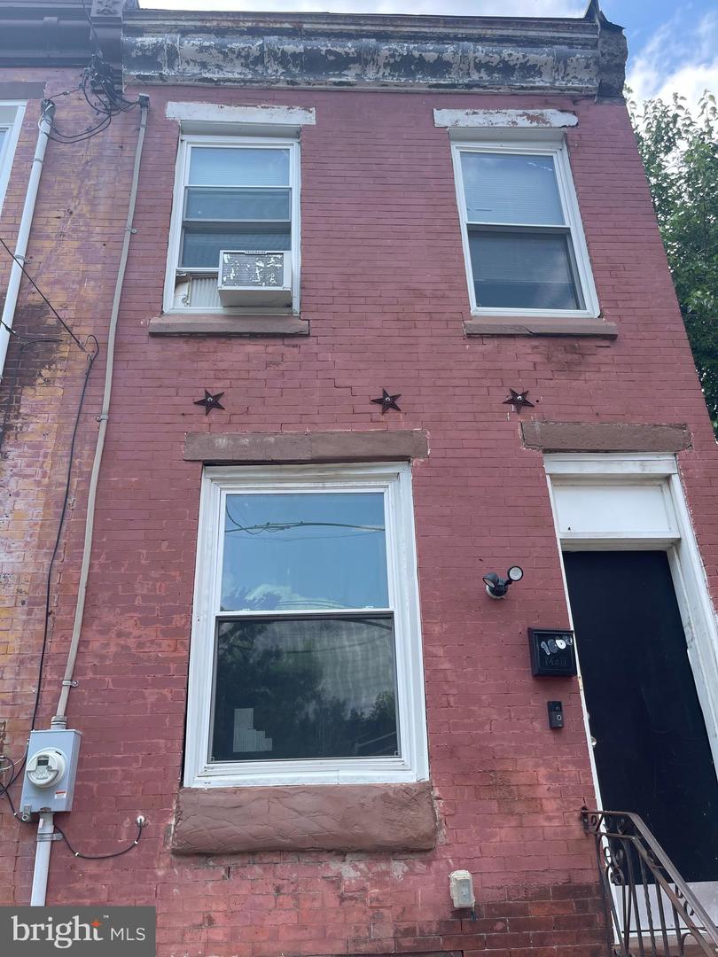 1866 N Uber St