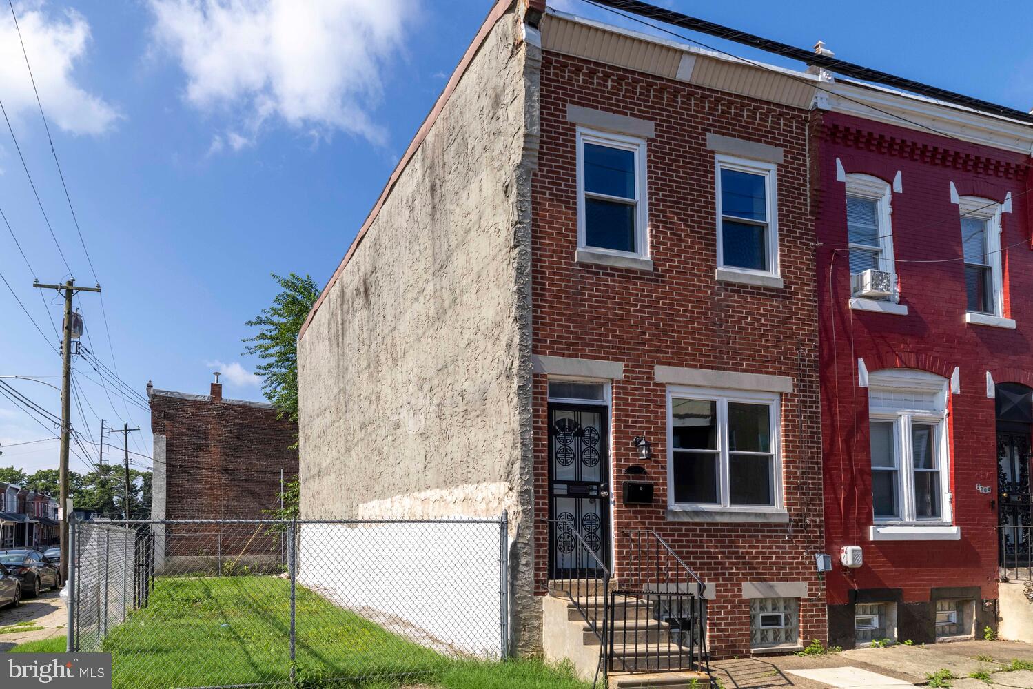 2002 W Westmoreland St