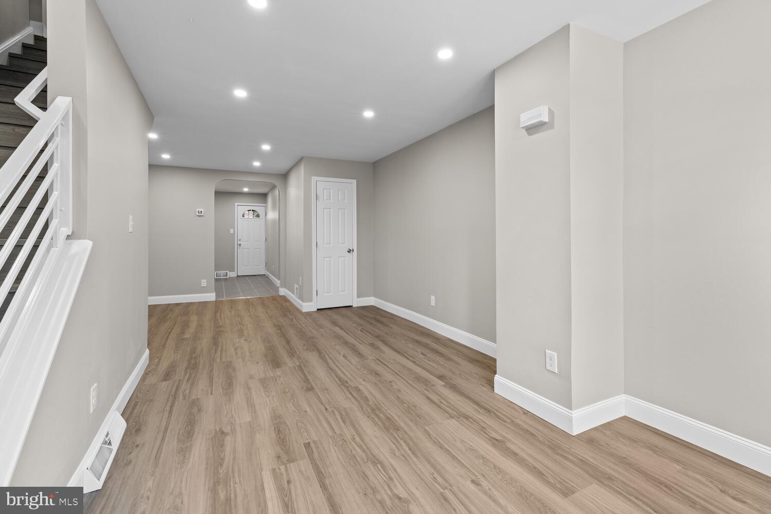 2002 W Westmoreland St