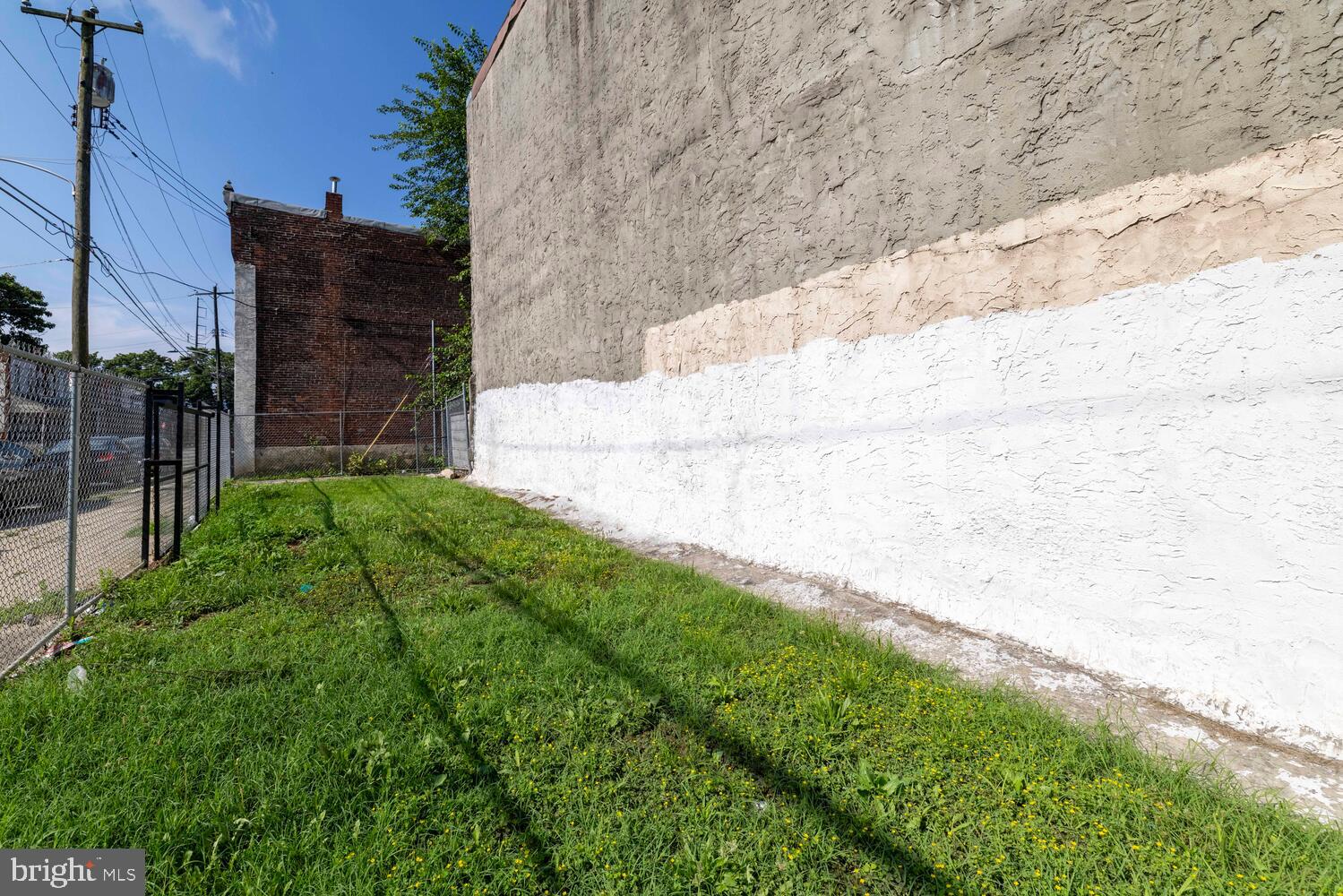 2002 W Westmoreland St