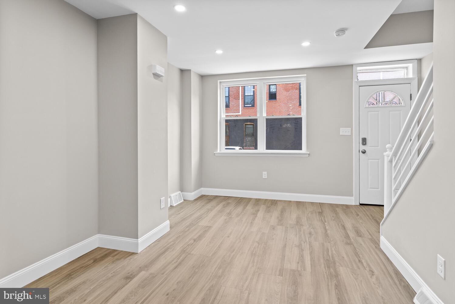 2002 W Westmoreland St