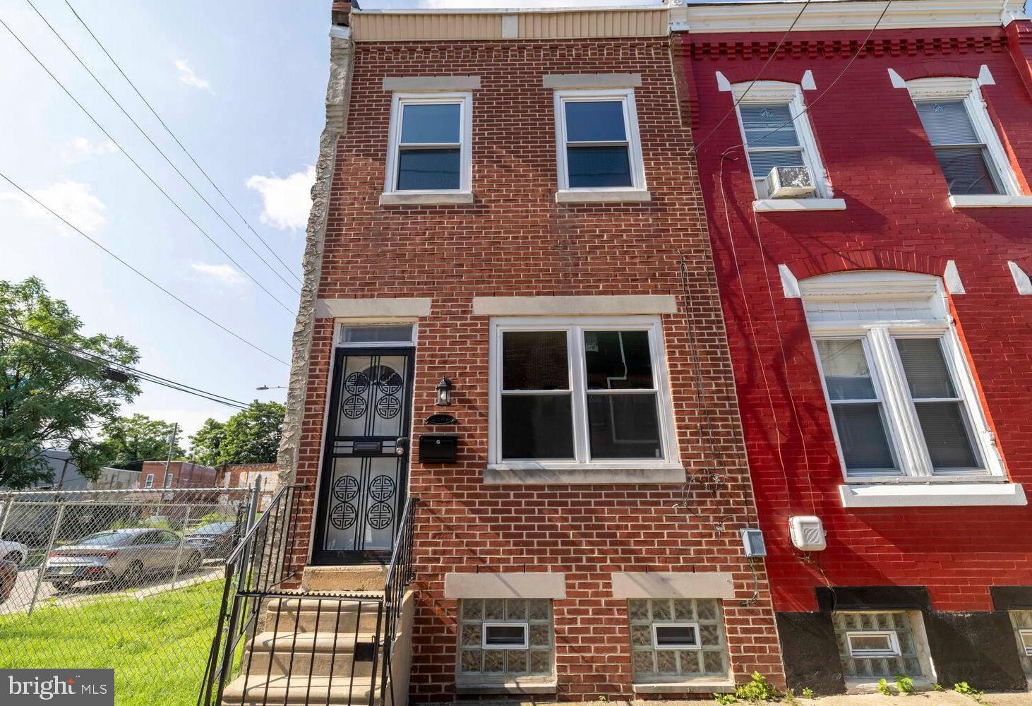 2002 W Westmoreland St