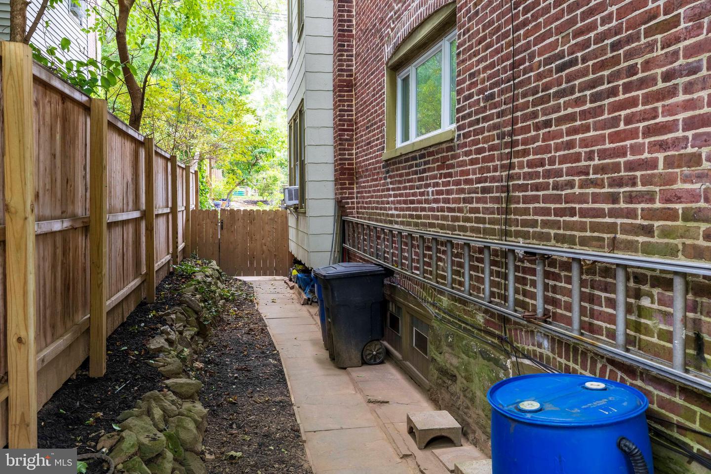 106 E Moreland Ave