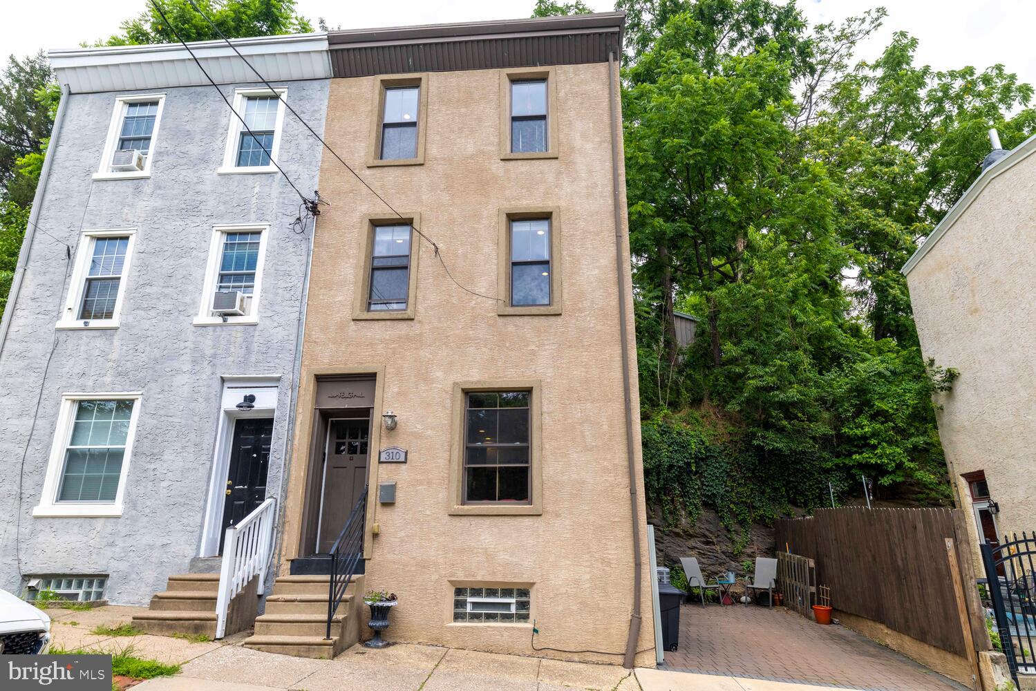 310 BURNSIDE ST