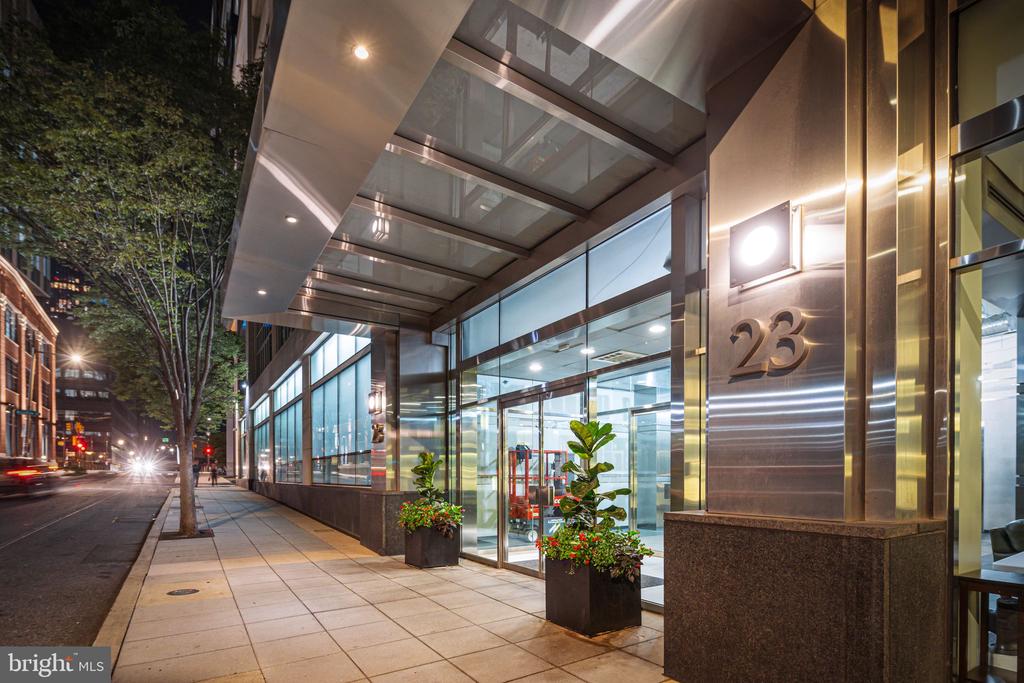 23 S 23RD STREET 2L