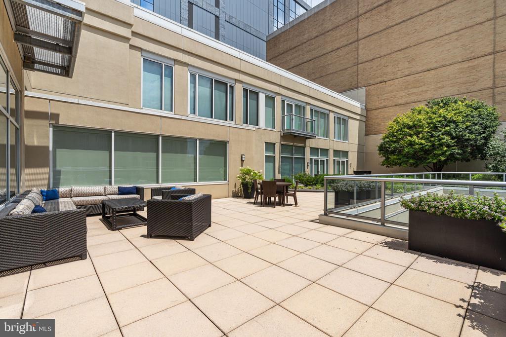 23 S 23RD STREET 2L