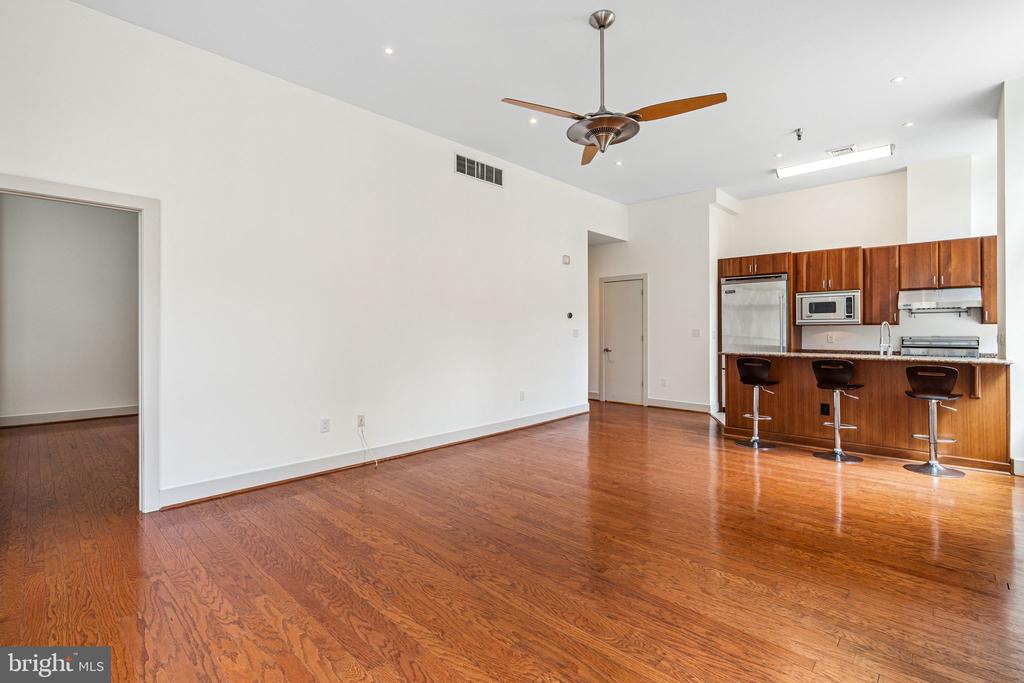 23 S 23RD STREET 2L