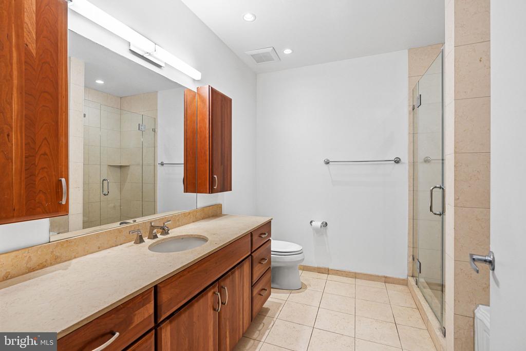 23 S 23RD STREET 2L
