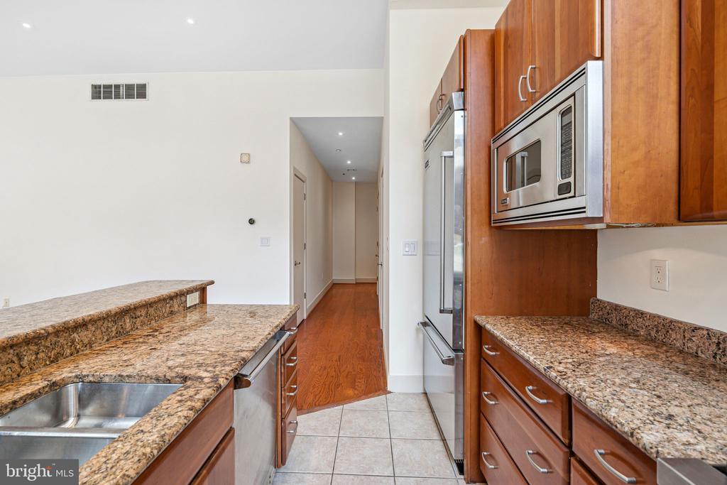 23 S 23RD STREET 2L