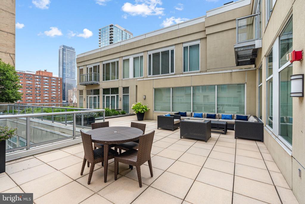 23 S 23RD STREET 2L